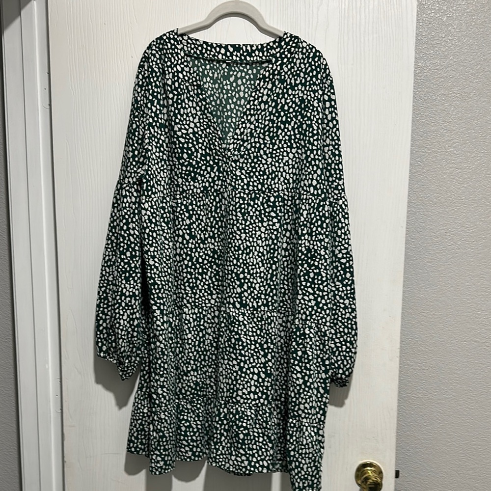 Chic Green and White Patterned Dress